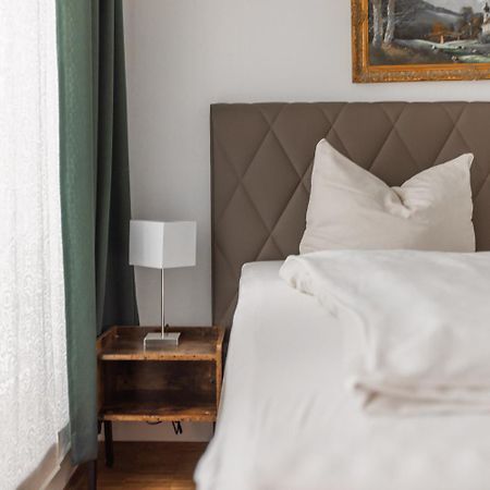 Hotel Freischuetz ランツフート エクステリア 写真