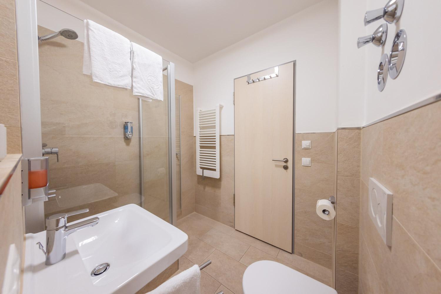 Hotel Freischuetz ランツフート エクステリア 写真