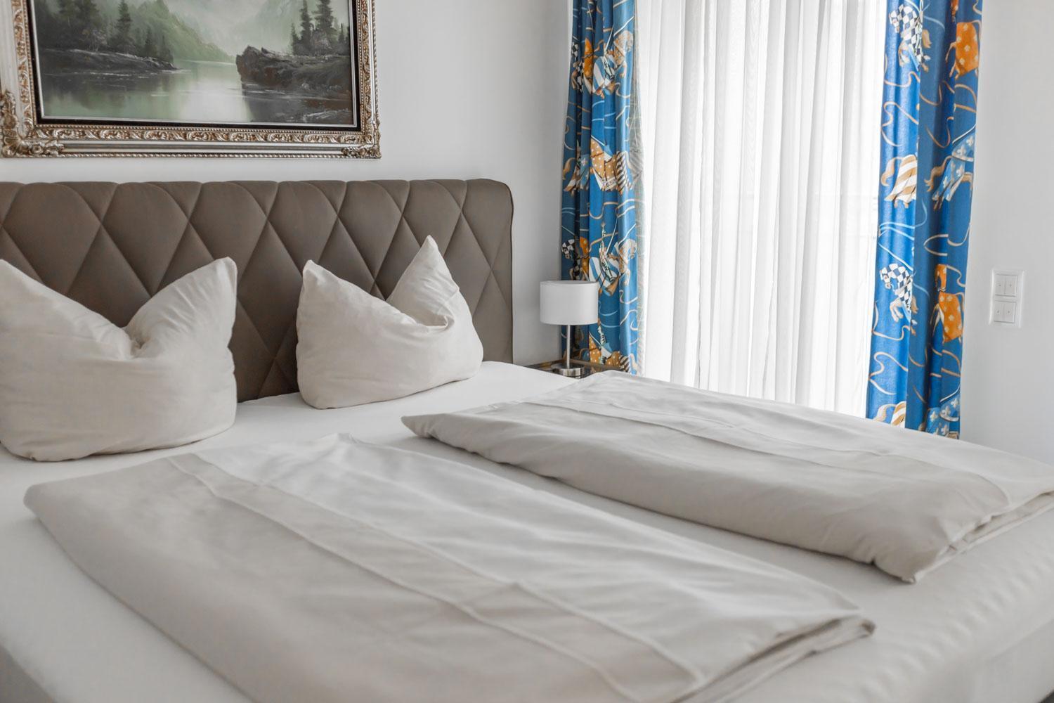 Hotel Freischuetz ランツフート エクステリア 写真
