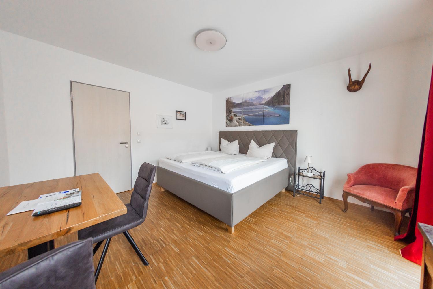 Hotel Freischuetz ランツフート エクステリア 写真