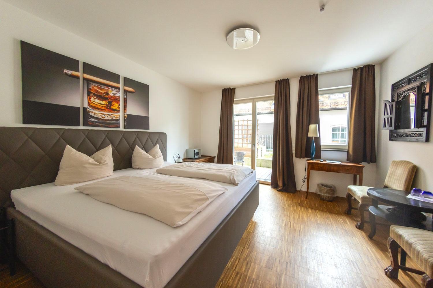 Hotel Freischuetz ランツフート エクステリア 写真