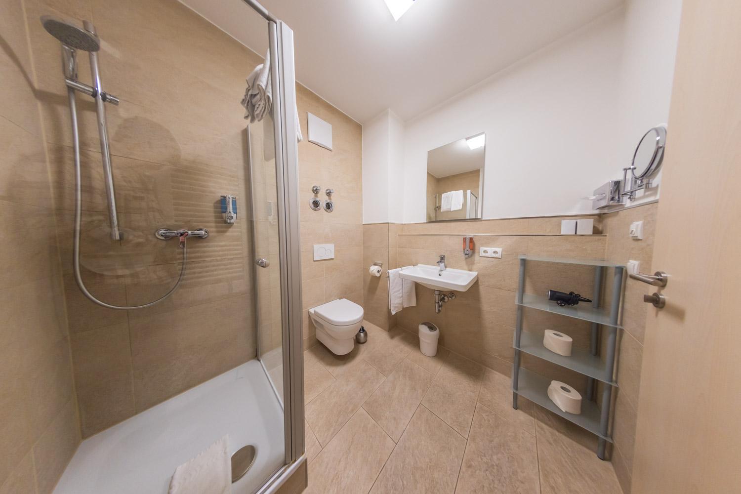 Hotel Freischuetz ランツフート エクステリア 写真