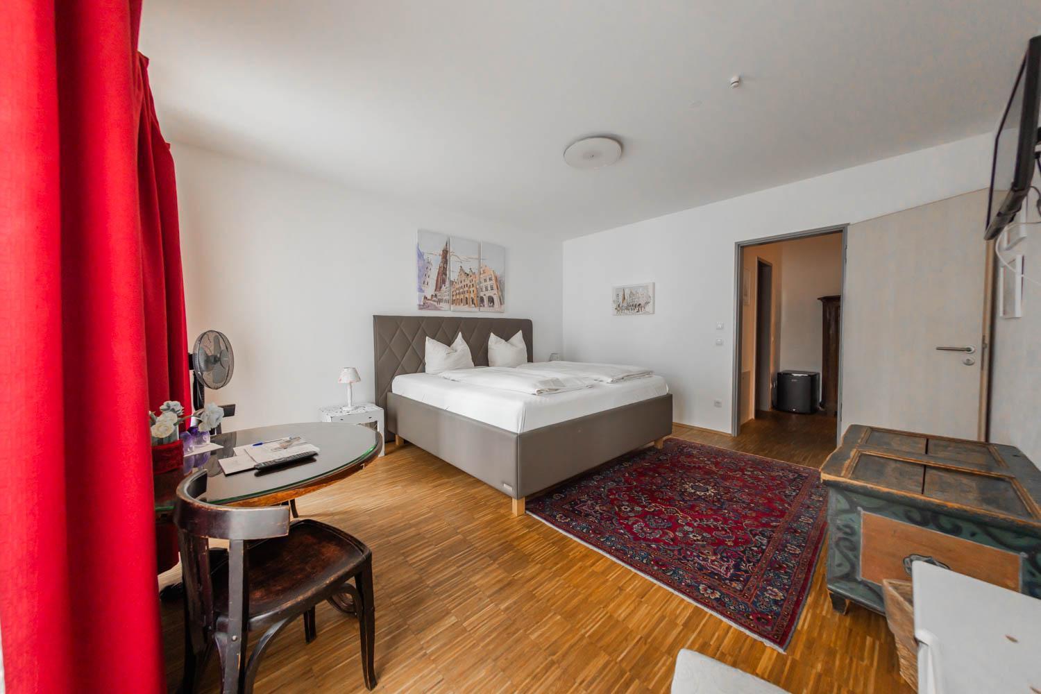 Hotel Freischuetz ランツフート エクステリア 写真