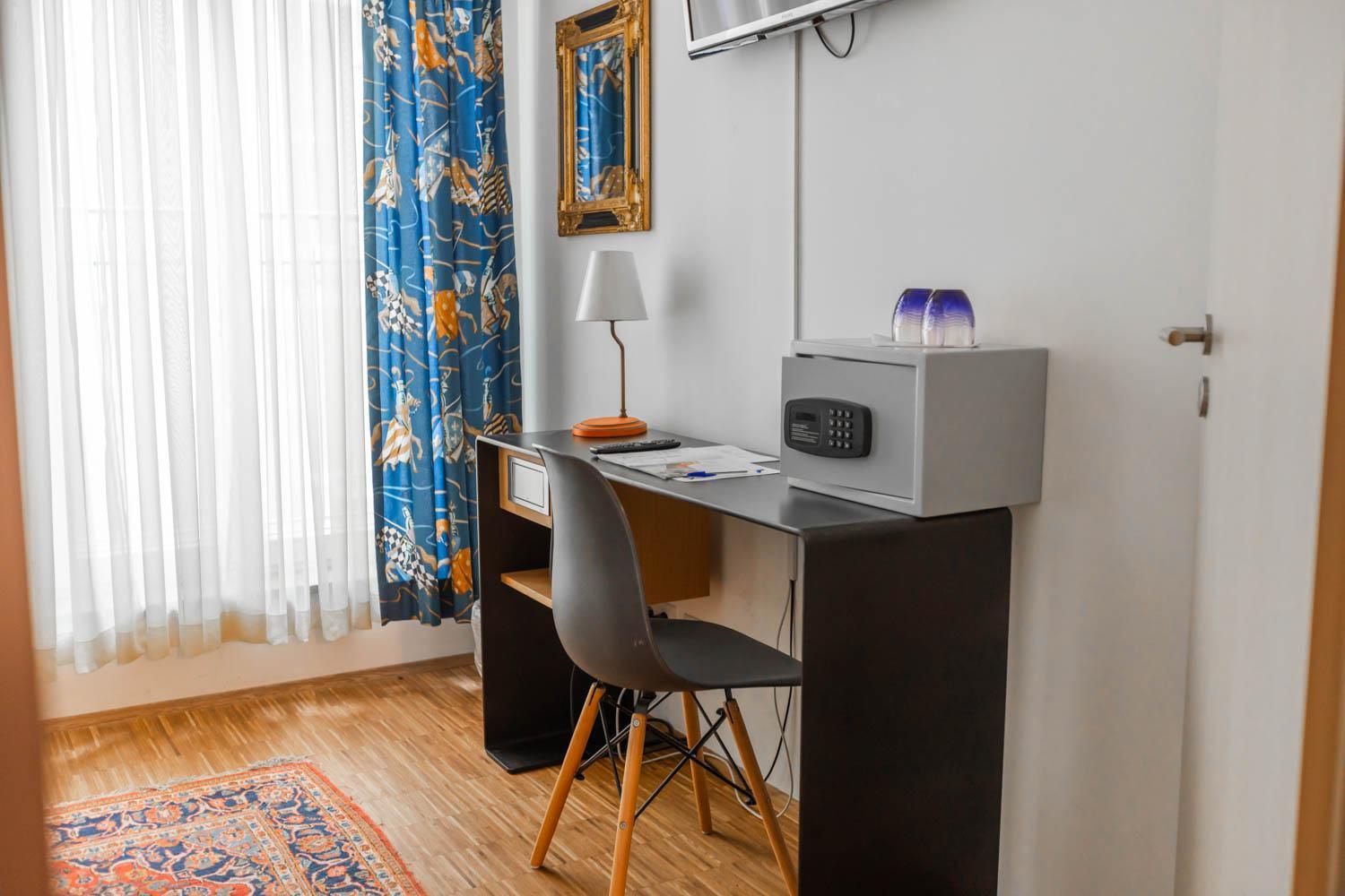 Hotel Freischuetz ランツフート エクステリア 写真